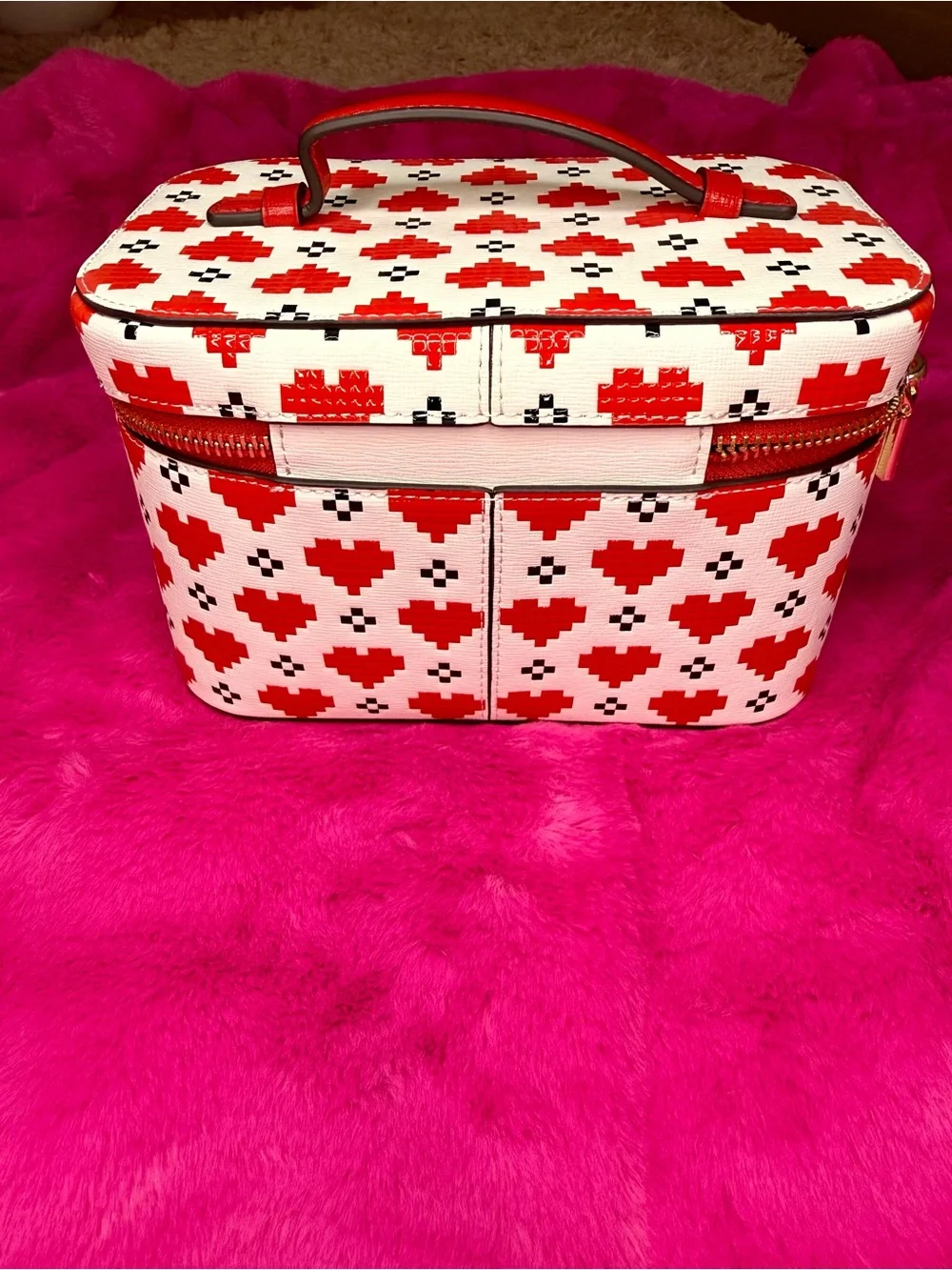 *NWOT*Kate Spade Devin Pixel Heart Vanity